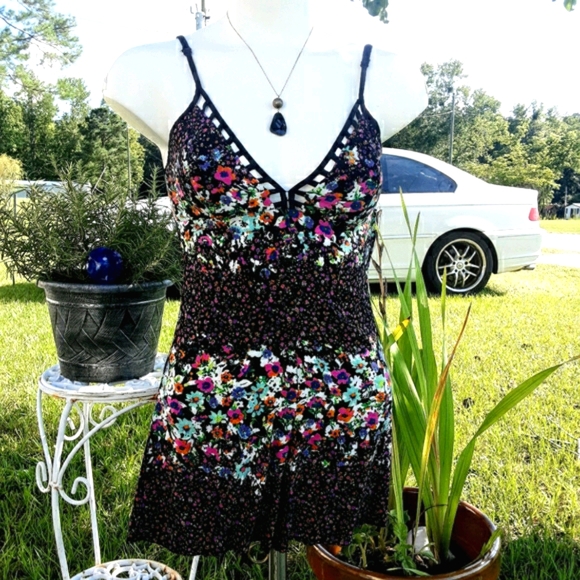 Mimi Chica Romper Cutout Neckline Floral - Picture 7 of 9